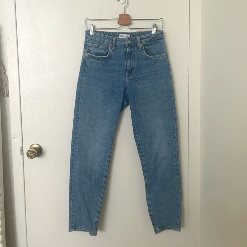 Zara Straight Leg Mom Jean | Medium Wash | US 6
